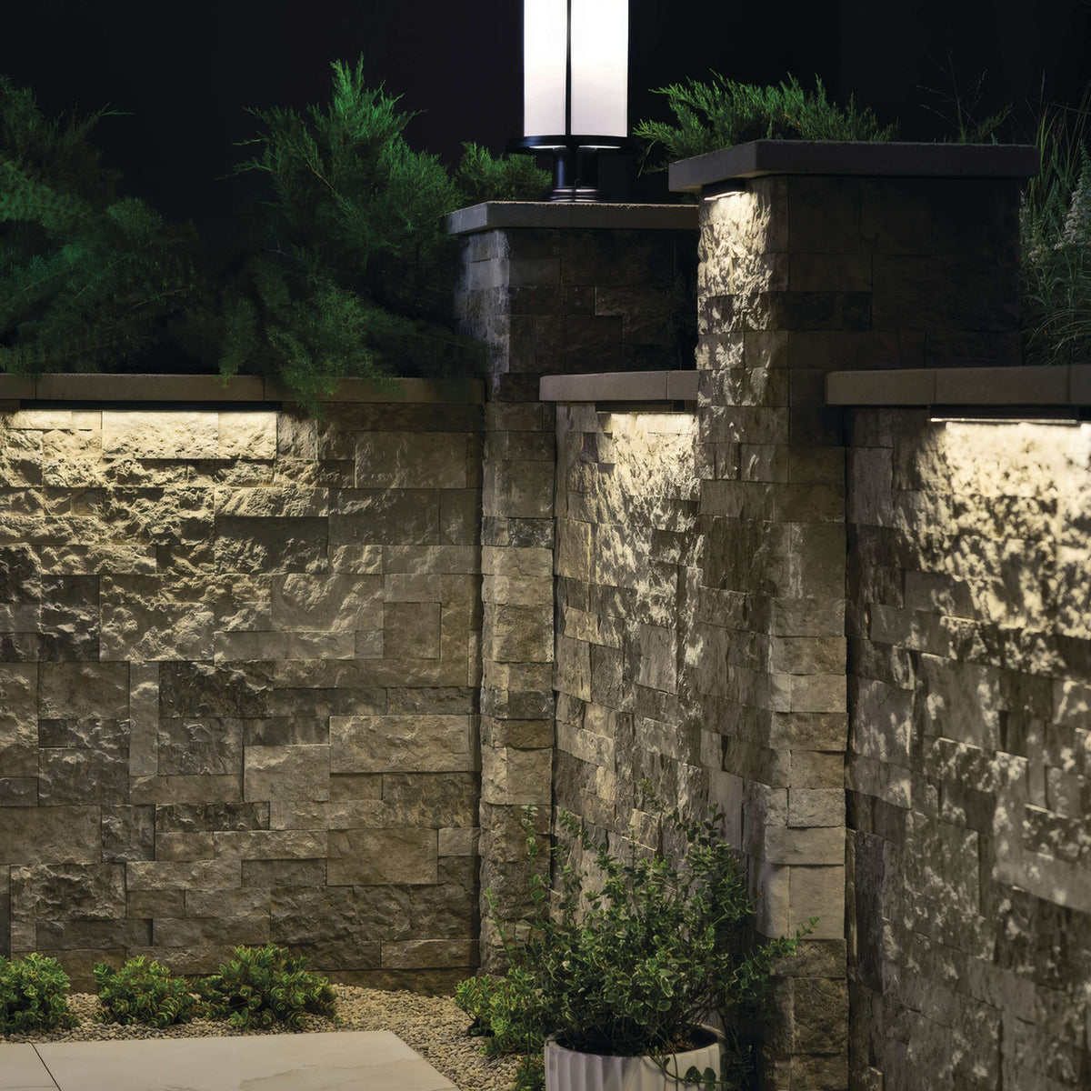 Kichler 18" 12V Integrated LED Hardscape Light